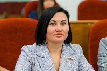 Для студентов ОГУ провели экскурсию по областному парламенту